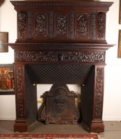 Manteau de cheminée en bois richement mouluré et sculpté à d… (photo 3)