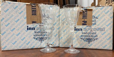 Lot de 6 grands et 6 petits verres à vins en cristal.