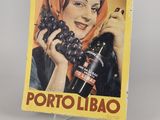 une vieille affiche représentant une femme tenant une bouteille de vin
