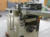 an image of a machine that is sitting on a pallet