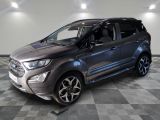 Le nouveau SUV Ford Eco-Pace est garé dans un showroom