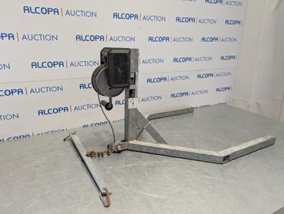 l'image d'une machine posée sur une table