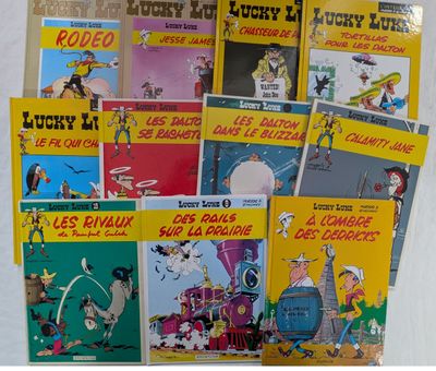 un grand nombre de livres posés sur une table
