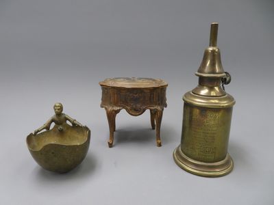 Ensemble d'objets divers dont Lampe Pigeon, boîte en régule style Napo - Photo 1