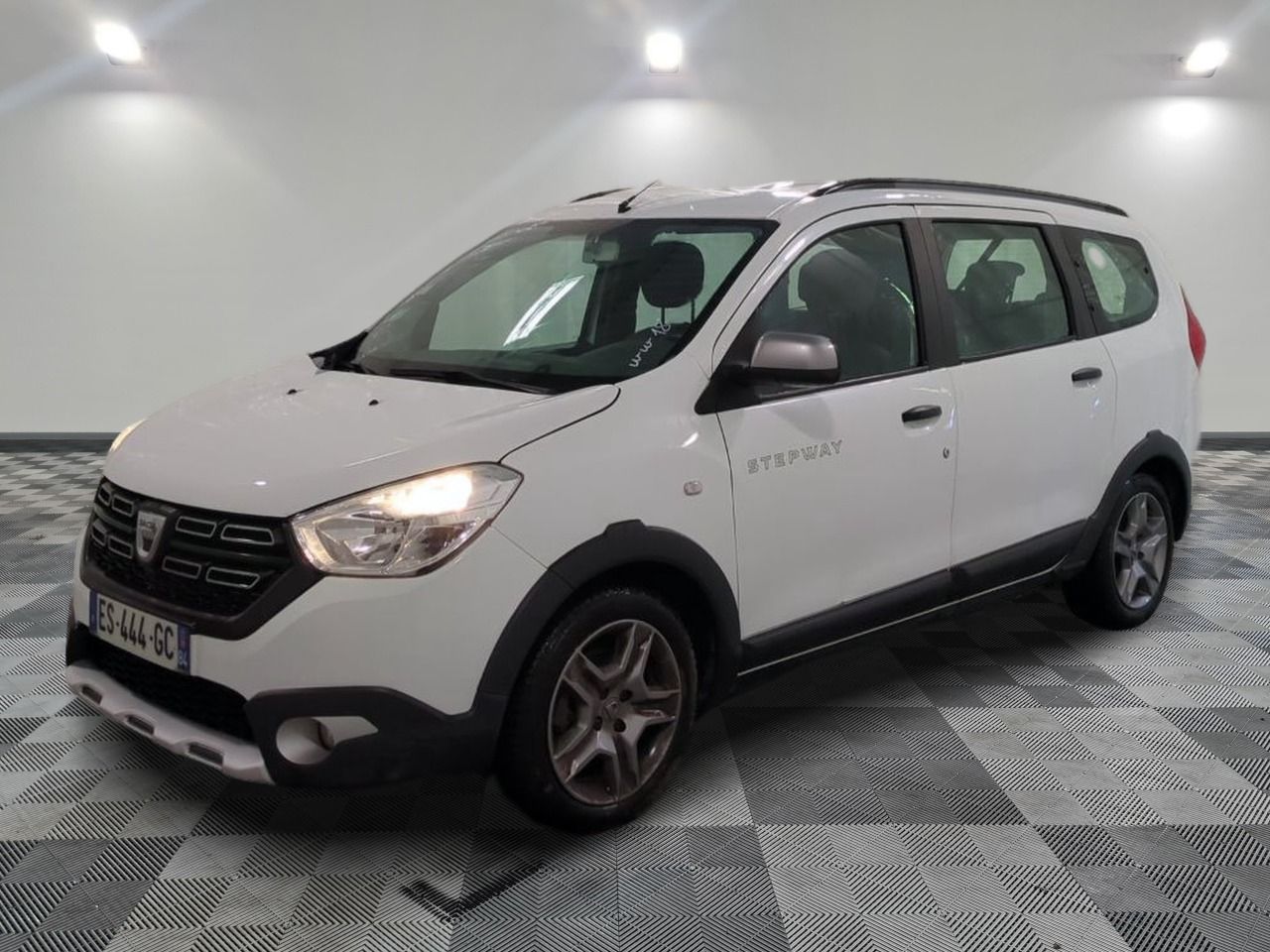 DACIA - LODGY DCI 110 7 PLACES STEPWAY - GO - Mise en servic…