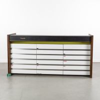 Christofle France, comptoir de boutique avec vitrine. (photo 3)