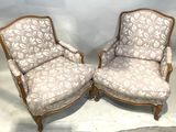 paire de fauteuils rembourrés avec un motif floral rembourré rembourré rembourré rembourré rembourré rembourré rembourré rembourré rembourré