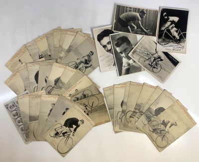 Lot de cartes postales sur le thème du cyclisme pour la marq…