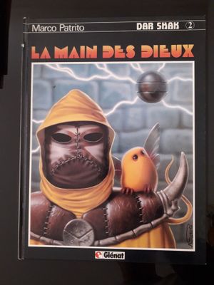 une image représentant un livre sur lequel figurent un homme et un oiseau