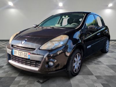RENAULT - CLIO III 1.2 16V 75 ECO2 TOMTOM LIVE - ES - Mise e…