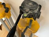 two tools that are sitting on top of each other