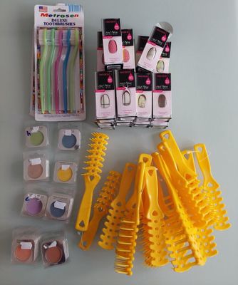 lot de 56 articles cosmetiques bien être 18 vernis stickers 2 paquets 
