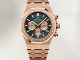 une image d'une montre en gros plan sur fond blanc