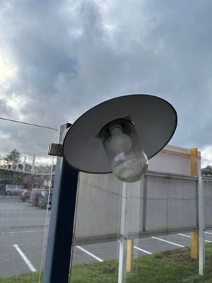 -1 ensemble de brise-vent en métal laqué et vitrage renforcé… - Photo 1