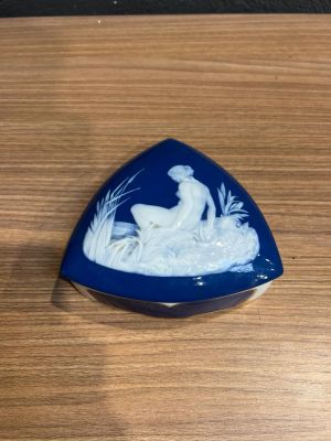 Boite à dragées en porcelaine de LIMOGES hauteur 5 cm L xl 1…