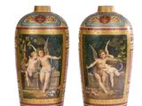 paire de vases bleus et dorés ornés de chérensils