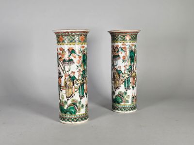 paire de vases chinois ornés de fleurs et d'oiseaux
