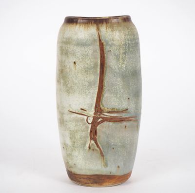 Vase en grès contemporain à décor de motifs abstraits bruns …