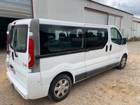 RENAULT TRAFIC (photo 2)