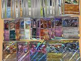 beaucoup de cartes sur la table