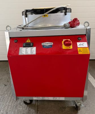 l'image d'une machine installée dans un garage