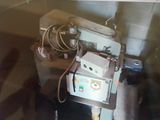 l'image d'une machine posée sur une table
