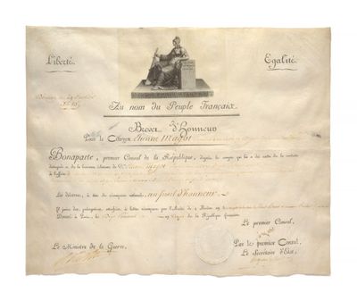 un vieux document surmonté d'une statue