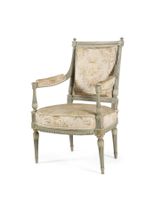 FAUTEUIL EN BOIS MOULURÉ, SCULPTÉ ET PEINT