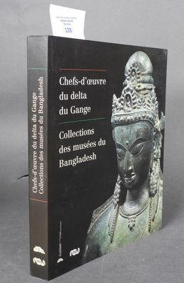 la couverture d'un livre sur laquelle figure l'image d'une statue