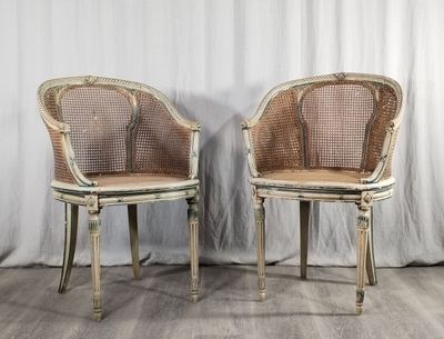 paire de chaises françaises anciennes à dossier en rotin, avec dossier en rotin et dossier en rotin