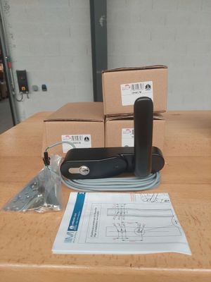 2 poignées d'accès extérieur électriques à sécurité intégrée…