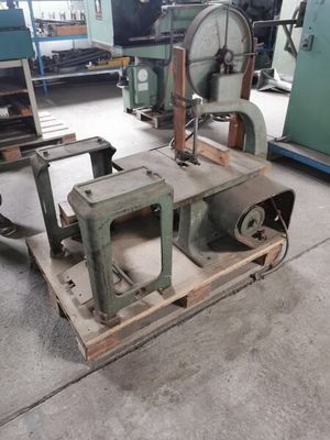a machine that is sitting on a cart in a room