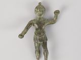 figurine en bronze représentant un homme tenant une balle dans une main et une raquette de tennis dans l'autre