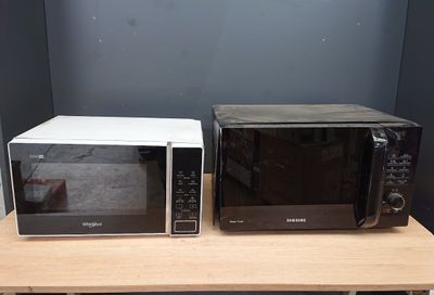 Lot de 2 micro ondes composé de: 1 micro onde SAMSUNG MC28H5…
