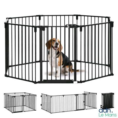 un gros plan d'un chien à l'intérieur d'un portail noir