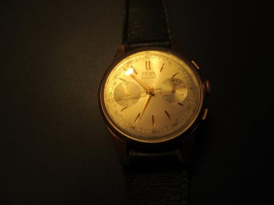 127.58 - Montre EN Metal ET Metal Dore Orwa 200 - 300 Euro