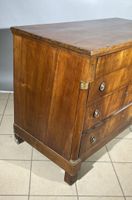 Commode rectangulaire en noyer et placage de noyer ouvrant à… (photo 4)