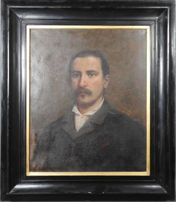 portrait d'un homme moustachu dans un cadre noir
