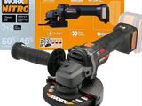 une photo d'une meuleuse Black & Decker avec une boîte en arrière-plan