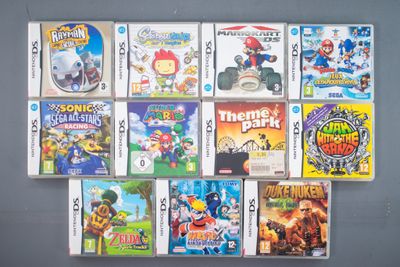 beaucoup de jeux de nintendo wii sur la table