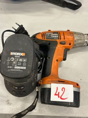 1 visseuse dévisseuse WORK WX14DD électrique, 2 batteries et…