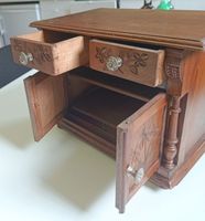 Buffet rustique en bois à décor de fleurs ciselées, ouvrant … (photo 4)