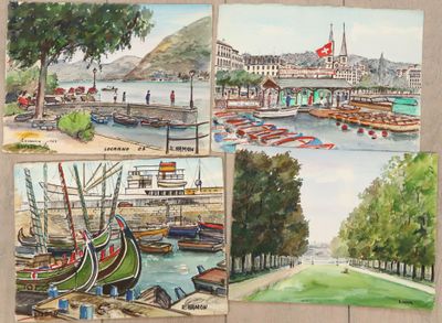 Plusieurs tableaux représentant des bateaux sont accrochés à un mur près de l'eau.