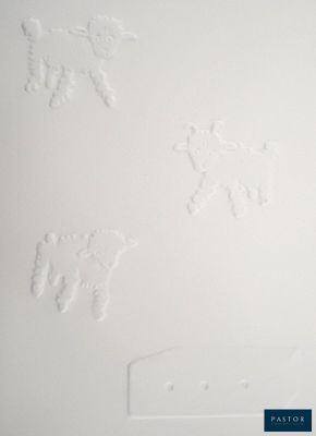 beaucoup d'animaux dessinés dans la neige sur le mur