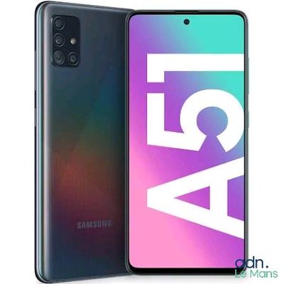 Le Samsung A9 est un smartphone dont le dos et la face avant sont incurvés.