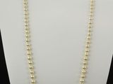 gros plan d'un collier sur un mannequin mannequin mannequin mannequin mannequin mannequin mannequin mannequin mannequin