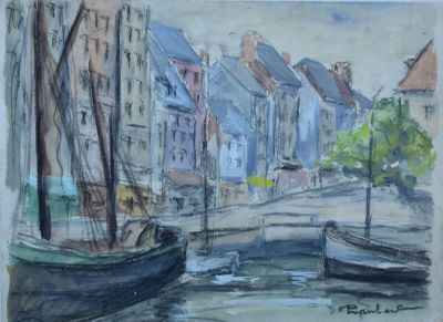 une peinture représentant un bateau sur l'eau, près d'une rangée de maisons