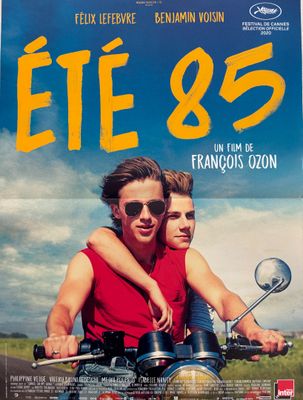 une image représentant une affiche de film sur laquelle figurent deux personnes à moto