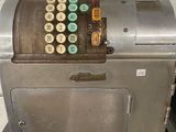 a machine that is sitting on a table in a room