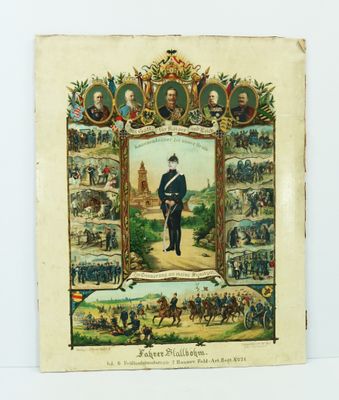 un vieux livre sur lequel figure la photo d'un homme en uniforme militaire
